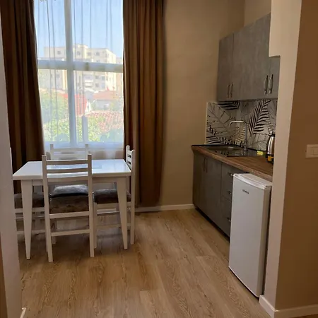 Bejart 6 * 地拉那